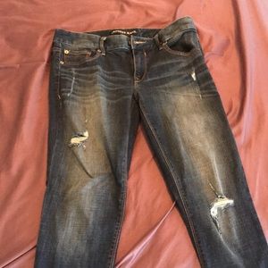 Distressed skinny jeans